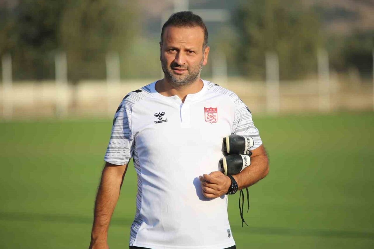 Sivasspor Teknik Direktörü Osman Zeki Korkmaz, hafta sonu Amed Sportif