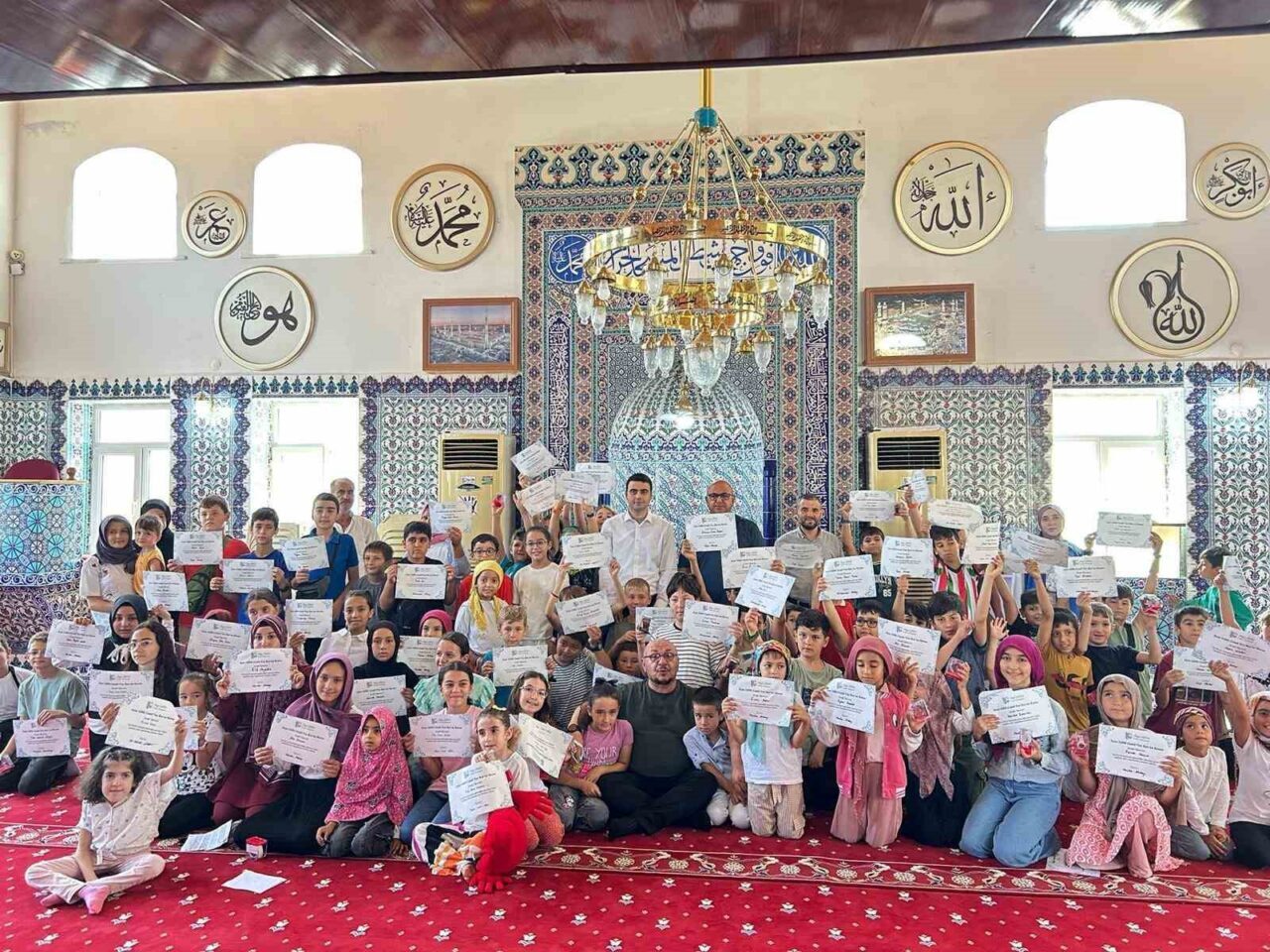 Bilecik’in Osmaneli ilçesinde Kaymakam Abdüssamed Kılıç, İlçe Müftüsü Recep Işıldar