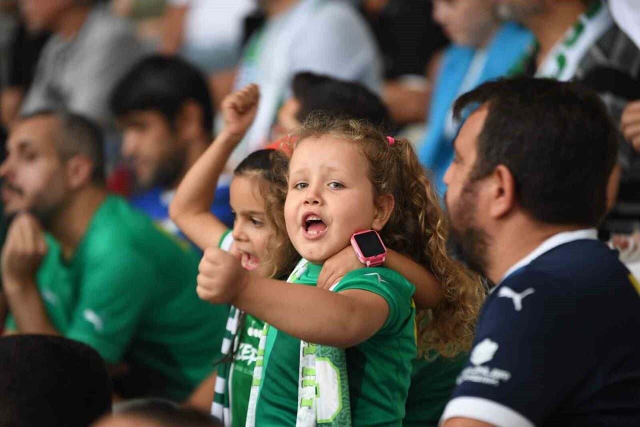 Bursaspor’a her fırsatta destek olan Osmangazi Belediyesi, hiç maça gitmemiş