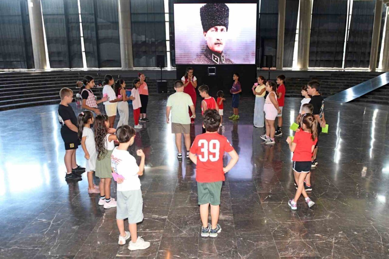 Osmangazi Belediyesi, yaz tatili döneminde çocukları edebiyat ve sanatla buluşturmayı