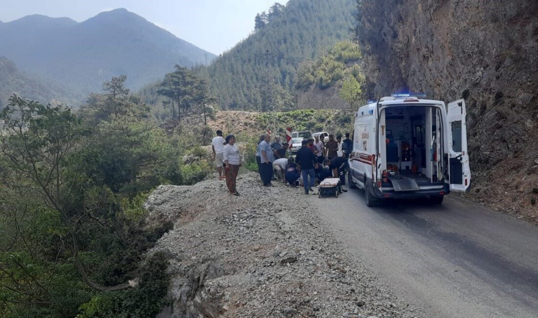 Osmaniye’nin Düziçi ilçesinde meydana gelen trafik kazasında kontrolden çıkan otomobil