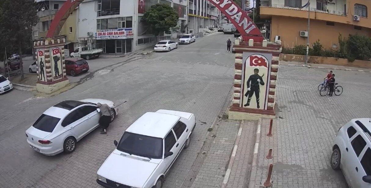 Osmaniye’de otomobil 54 yaşındaki görme engelli Bekir Önal’a çarptı. Kaza