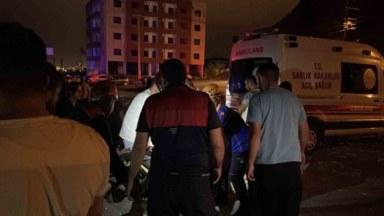 Osmaniye’de kontrolden çıkan şarjlı bisiklet köprüden dereye uçtu. Kazada 1