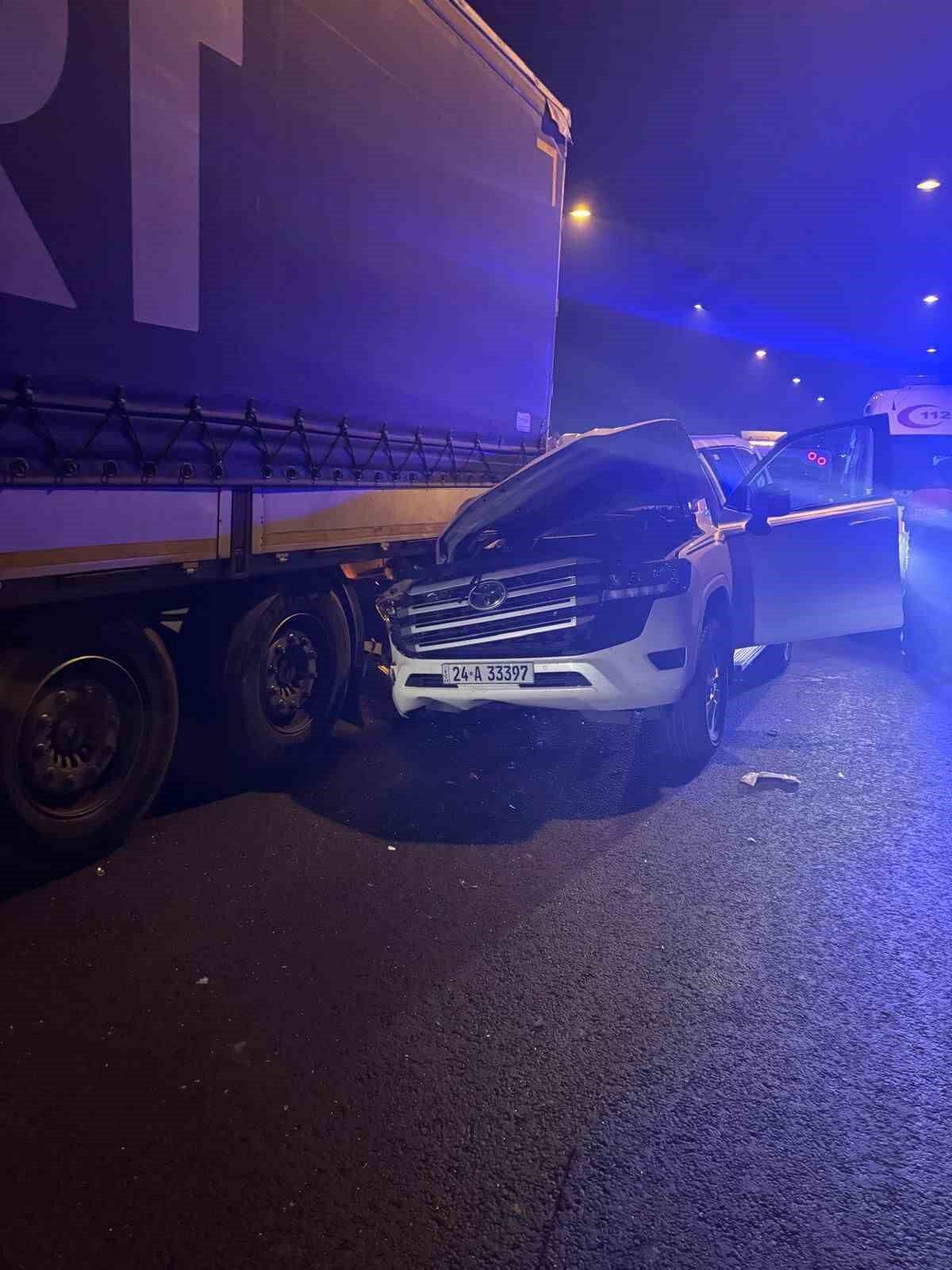 Osmaniye’nin Bahçe ilçesinde tünel içerisinde meydana gelen kazada, park halindeki