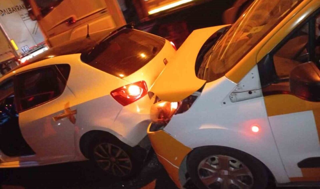 Osmaniye’nin Bahçe ilçesinde tünel içerisinde meydana gelen zincirleme trafik kazasında