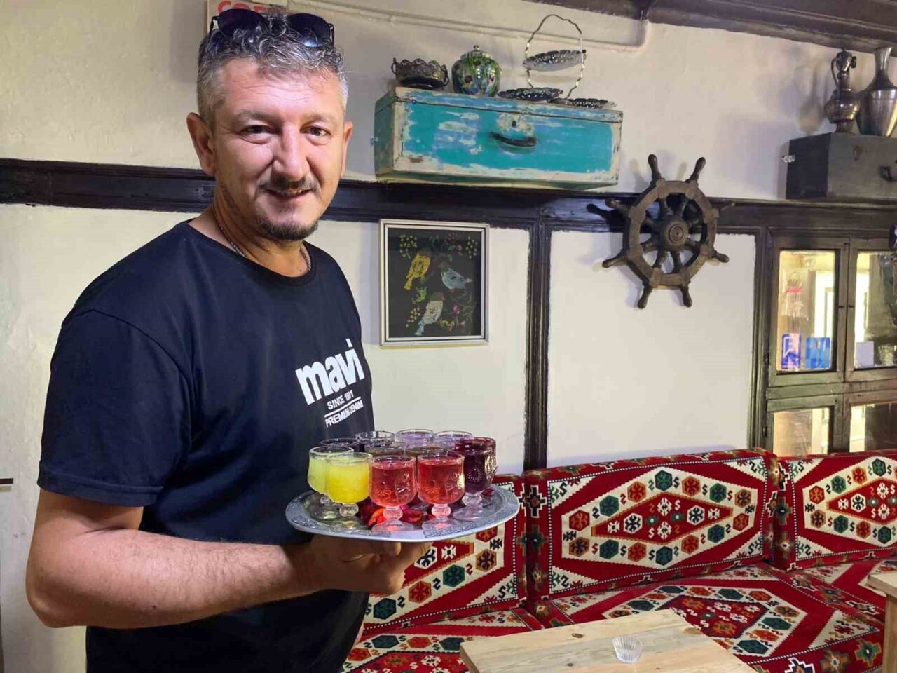 Eskişehir’in Odunpazarı ilçesinde 14 yıldır faaliyet gösteren şerbetçi Ersin Kortan,