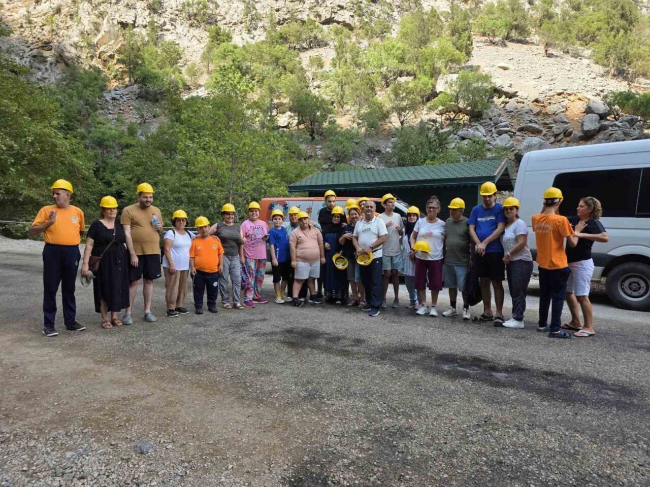 Antalya Otistik Bireyler Spor Kulübü, Ormana Spor Köyü’nde kampa girdi.