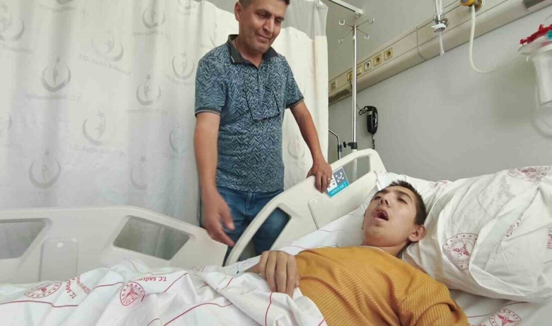 Antalya’da özel bir eğitim merkezinde eğitim gören otizmli çocuğun düştüğünü