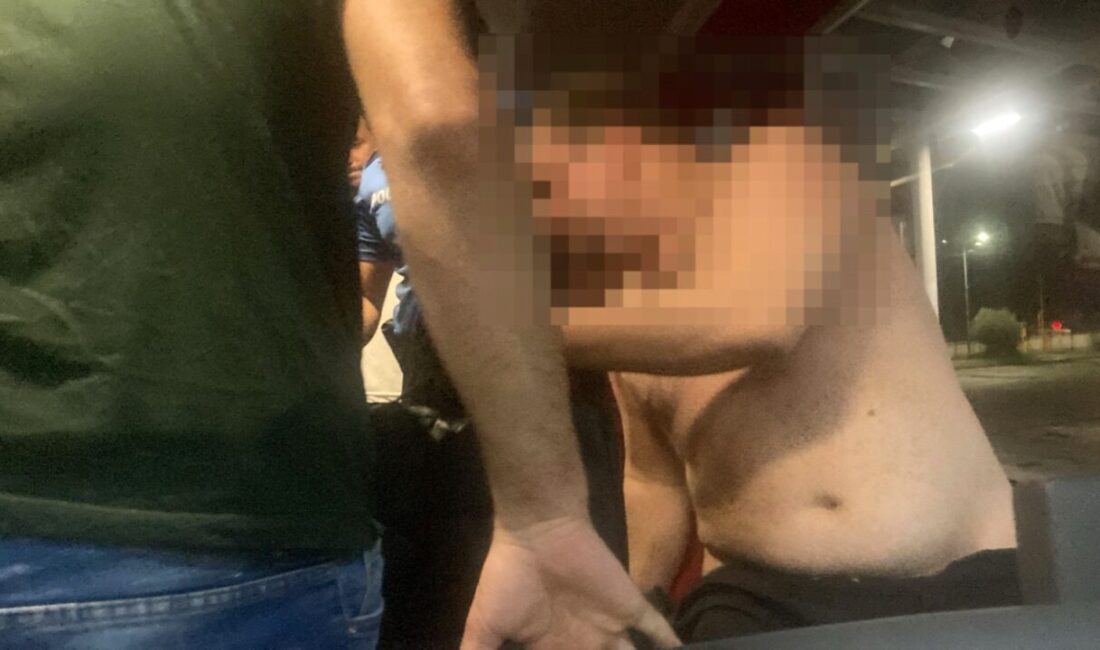 Muğla’dan İzmir’e giden otobüste, yabancı uyruklu bir turistin davranışları yolcuları