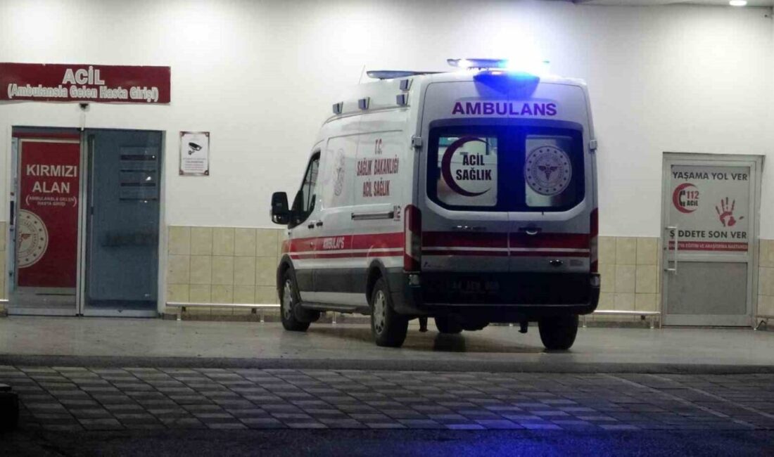 Malatya’nın Kale ilçesinde otomobil ile çapa motoru çarpıştı. Kazada, 3