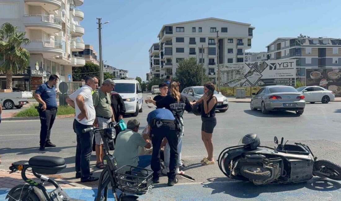 Antalya’nın Gazipaşa ilçesinde otomobille motosikletin çarpıştığı kazada yaralı sürücüye ilk