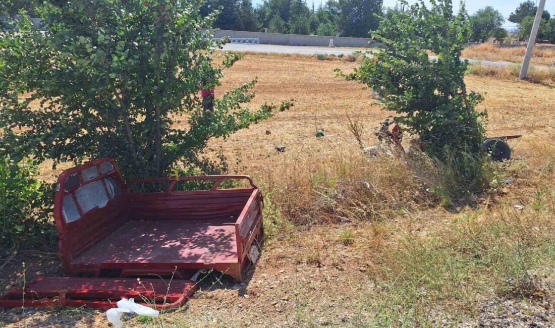Konya’nın Hüyük ilçesinde otomobille çarpışan üç tekerlekli motosiklet parçalanırken, sürücüsü