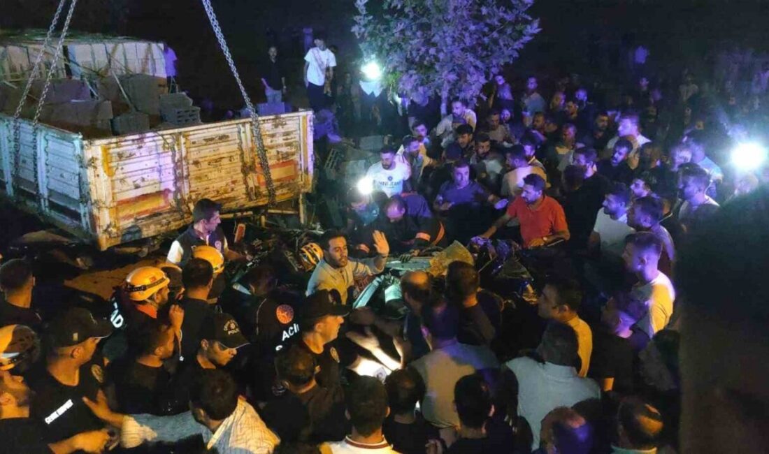 Van’ın İpekyolu ilçesinde park halindeki tıra arkadan çarpan otomobilde bulunan