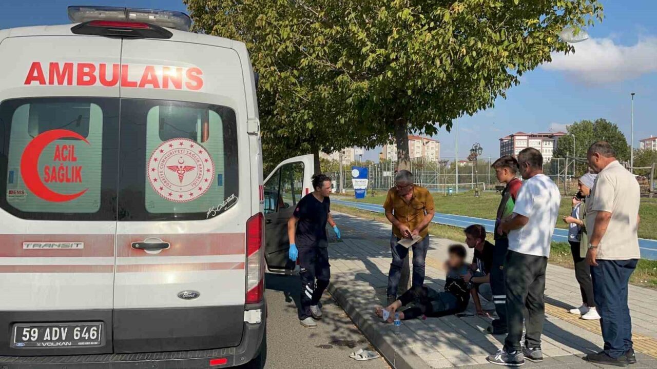 Çorlu Adliye karşısında yaya geçidinden geçerken arabanın çarptığı 12 yaşındaki