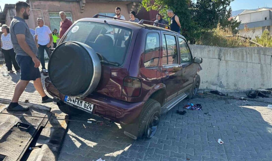 Zonguldak’ta freni boşalan otomobilin 2 araca çarpması sonucu 4 kişi