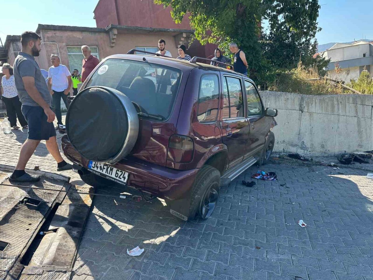 Zonguldak’ta freni boşalan otomobilin 2 araca çarpması sonucu 4 kişi