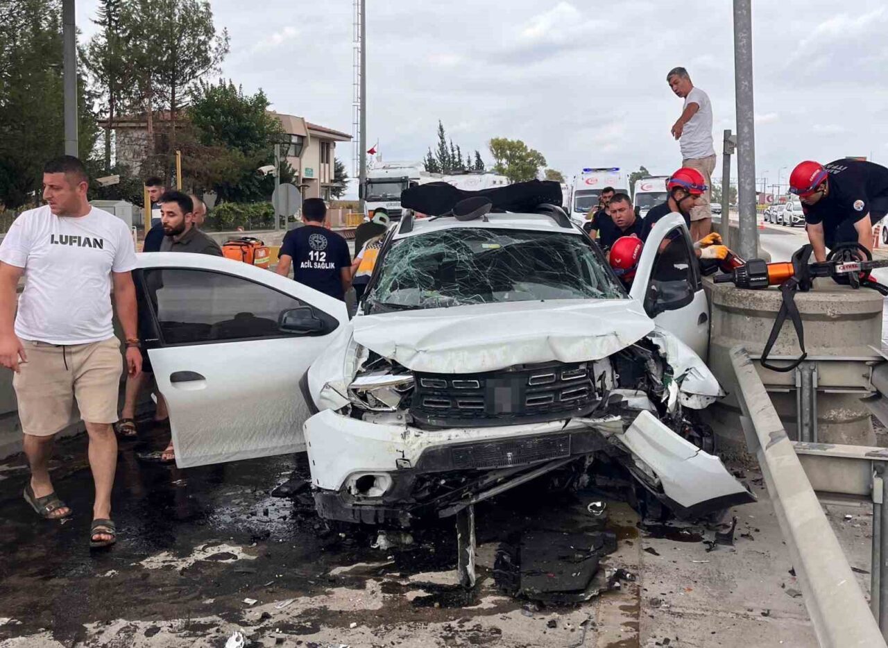 Adana’nın Ceyhan ilçesinde otoyol gişesinde meydana gelen trafik kazasında 1