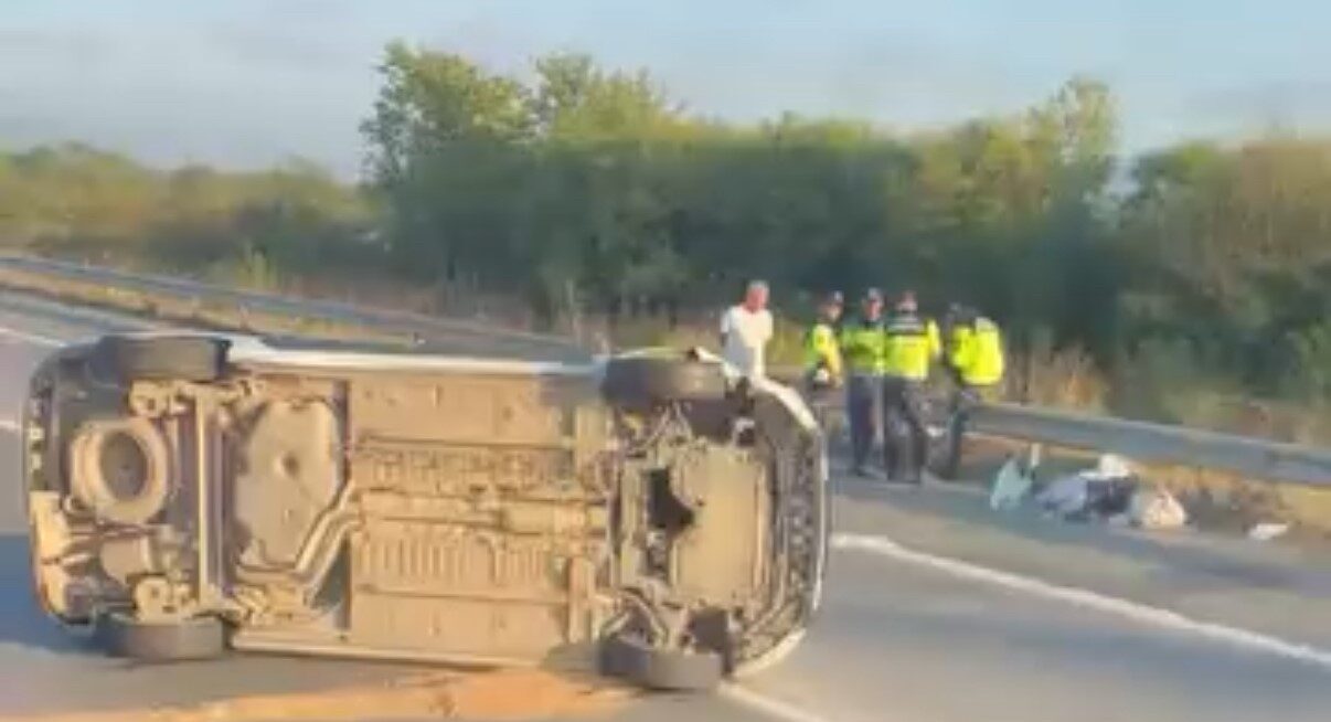 Anadolu Otoyolu Düzce geçişinde devrilen otomobilde 6 kişi yaralandı. Kaza