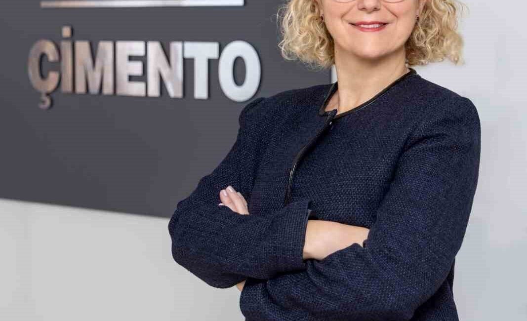 OYAK Çimento İnsan Kaynakları Direktörlüğü görevine Eda Güzeldemir Demiray atandı OYAK Çimento, Ülke İnsan Kaynakları Direktörlüğü görevine sektörün deneyimli ismi
