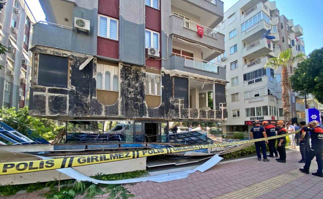 Antalya’da özel bir laboratuvarın dış cephe kaplaması sabahın erken saatlerinde