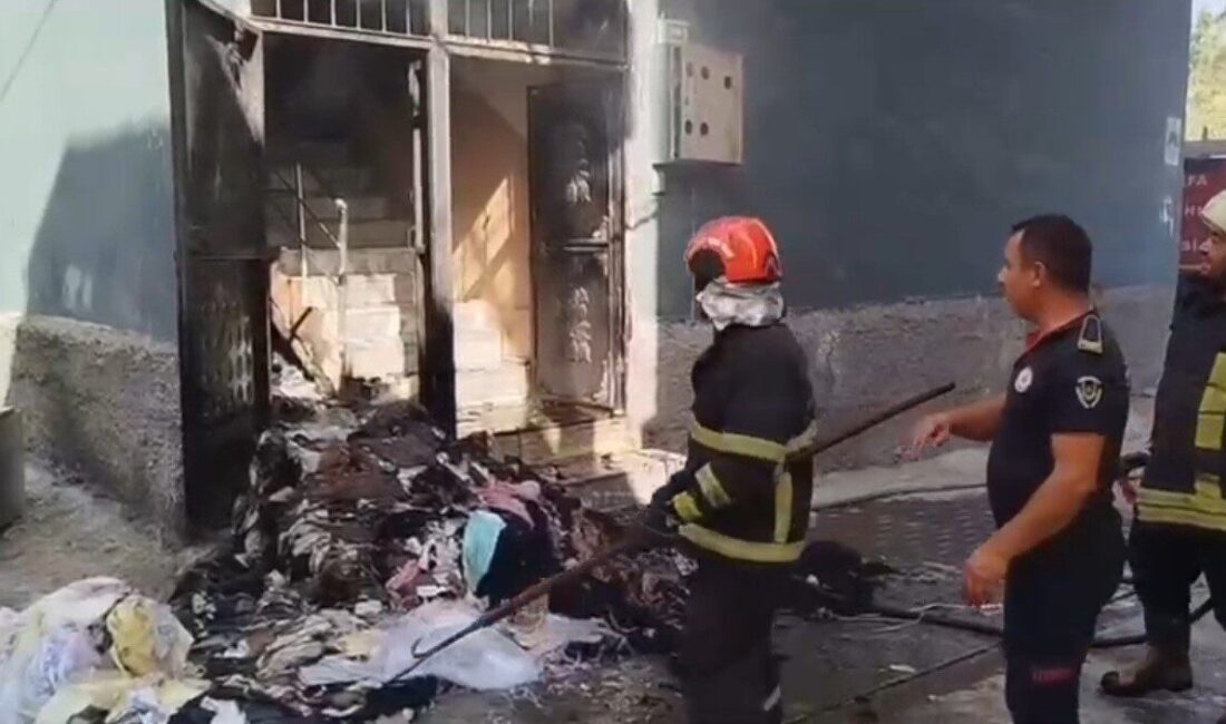 Şanlıurfa’nın Eyyübiye ilçesindeki bir evde çıkan yangın itfaiye ekipleri tarafından