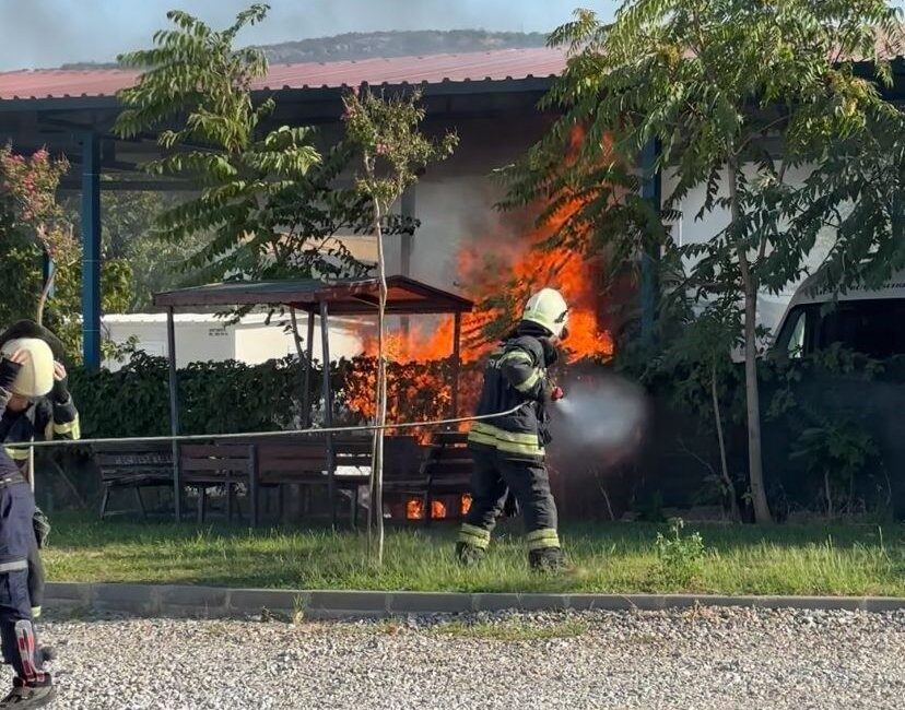 Muğla’nın Menteşe ilçesinde, Muğla Büyükşehir Belediyesi’ne ait bir cenaze nakil