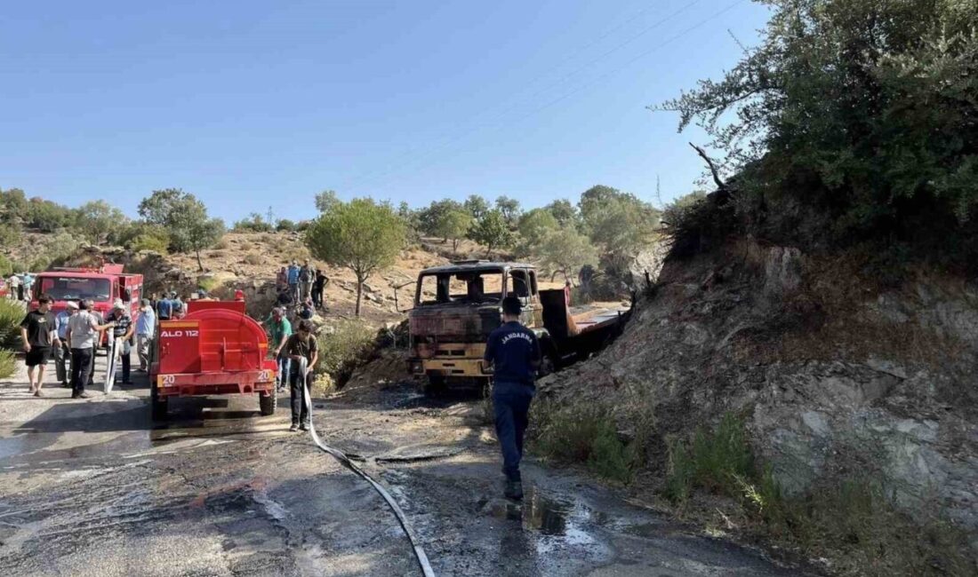 Aydın’ın Karpuzlu İlçesi’nde park halindeki bir kamyon yandı. Sebebi belirlenemeyen