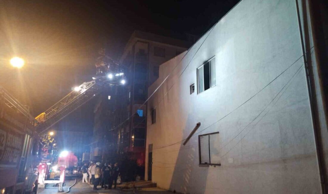 Pendik’te bir elektrik kablosu deposunda yangın çıktı. Yangın itfaiye ekipleri