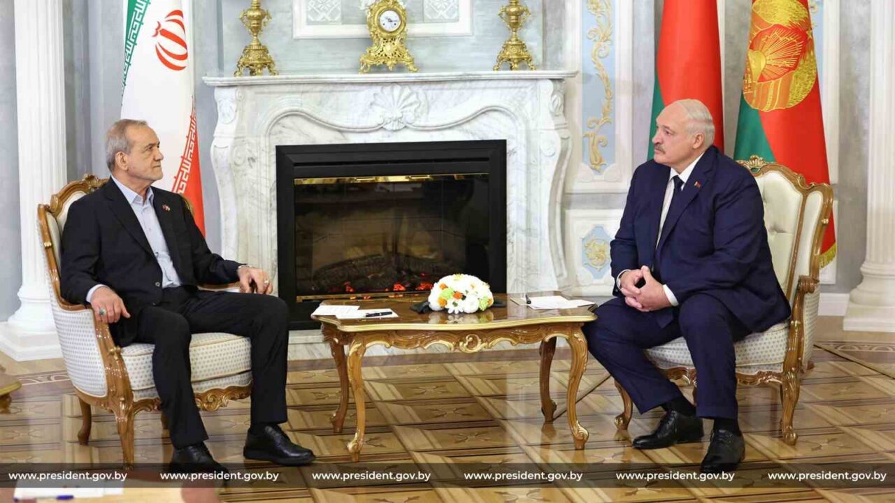 İran Cumhurbaşkanı Mesud Pezeşkiyan, Belarus Devlet Başkanı Aleksandr Lukaşenko ile