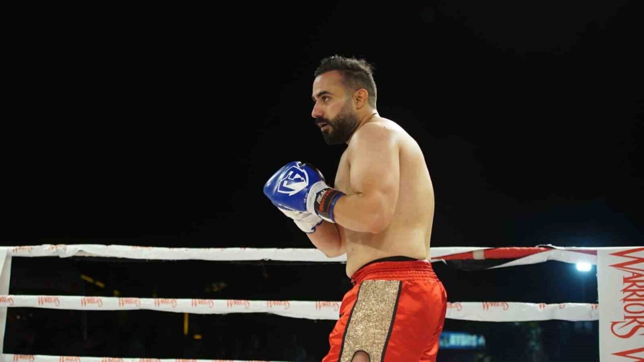 Sancaktepe’de düzenlenen Night Of Warriors Profesyonel Kick Boks Turnuvası’nda polis