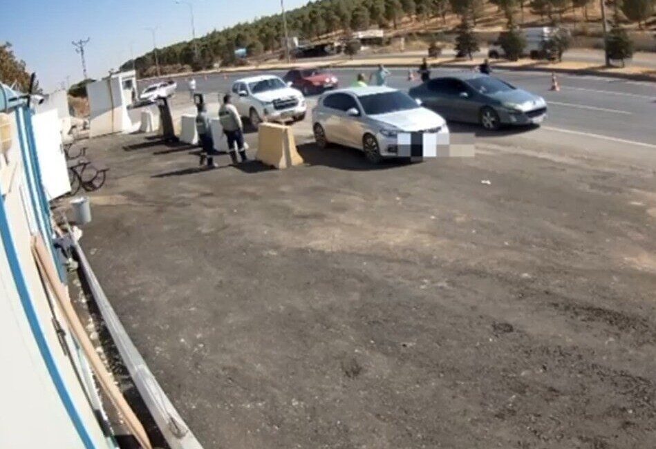 Kahramanmaraş’ta polis ekiplerinin durdurmak istediği bir otomobil, polis memuruna çarparak