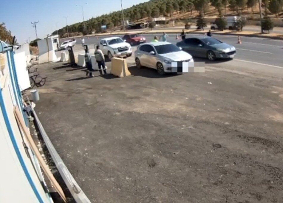 Kahramanmaraş’ta polis ekiplerinin durdurmak istediği bir araç polis memuruna çarparak