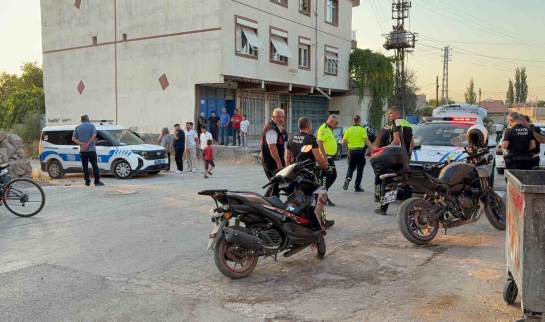 Kayseri’de polis ekiplerinin ‘dur’ ihtarına uymayan plakasız motosikletin sürücüsü, yaşanan