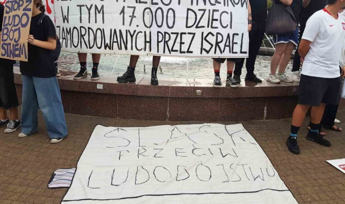 Polonyalı taraftarlar, 2025 Avrupa Basketbol Şampiyonası Polonya-İsrail maçı öncesinde çalınan