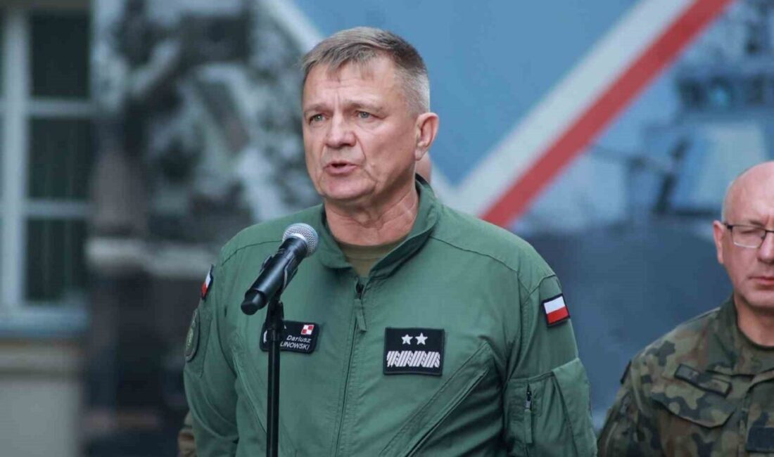 Polonya Milli Savunma Bakanı Wladyslaw Kosiniak-Kamysz, Osiny köyündeki mısır tarlasında