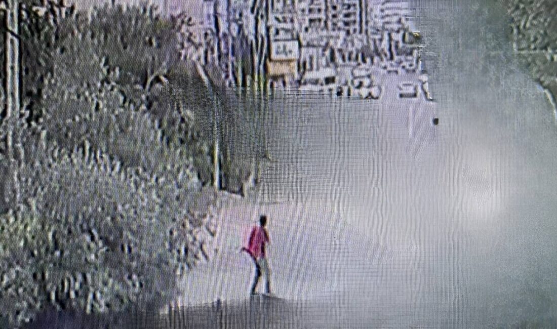 Adana’nın Kozan ilçesinde evinin balkonundan elindeki pompalı tüfekle rastgele ateş