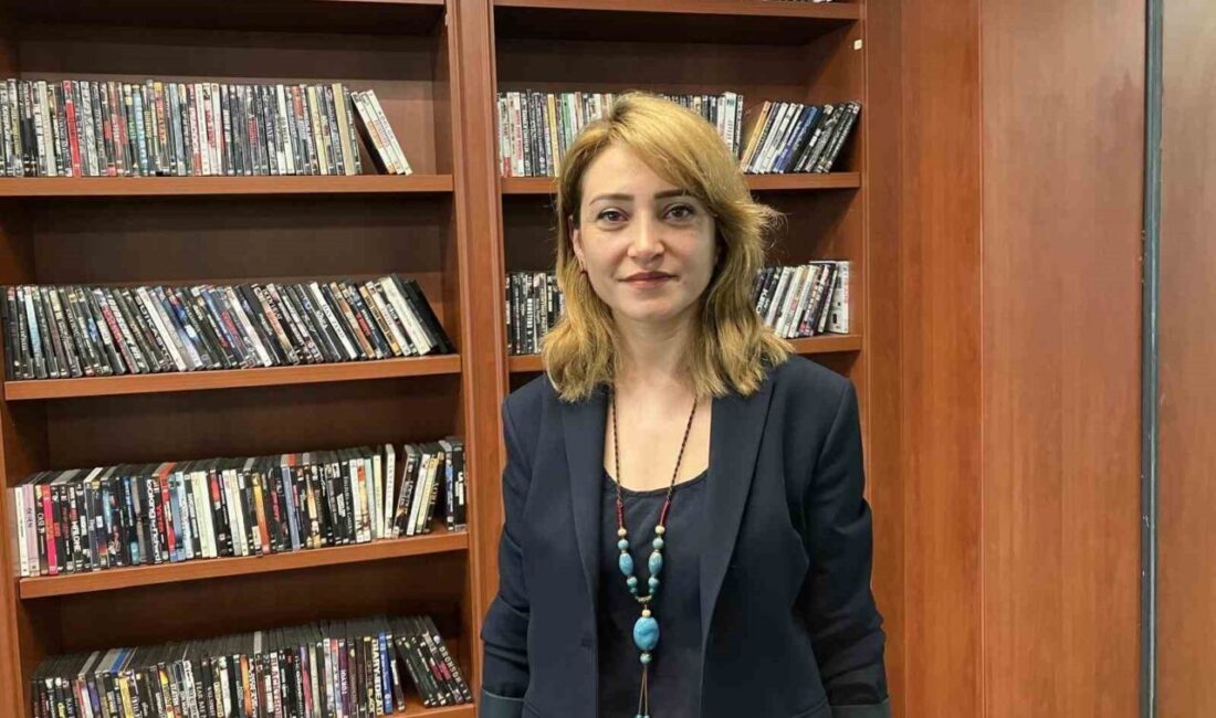 Nakit yerine kredi kartlarının tüketim aracı olarak tercih edildiğini belirten