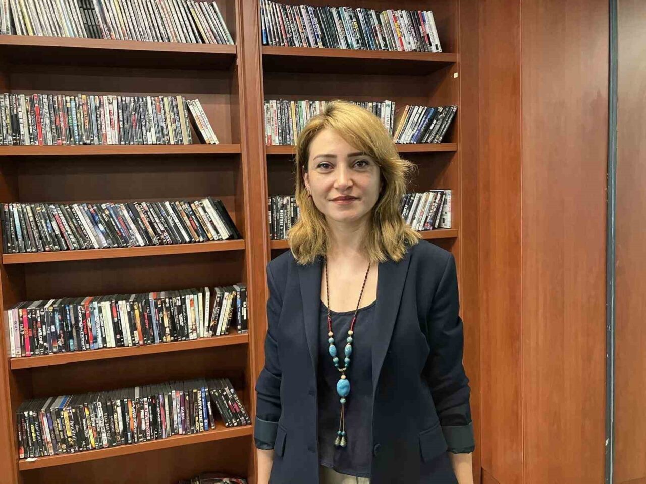 Nakit yerine kredi kartlarının tüketim aracı olarak tercih edildiğini belirten
