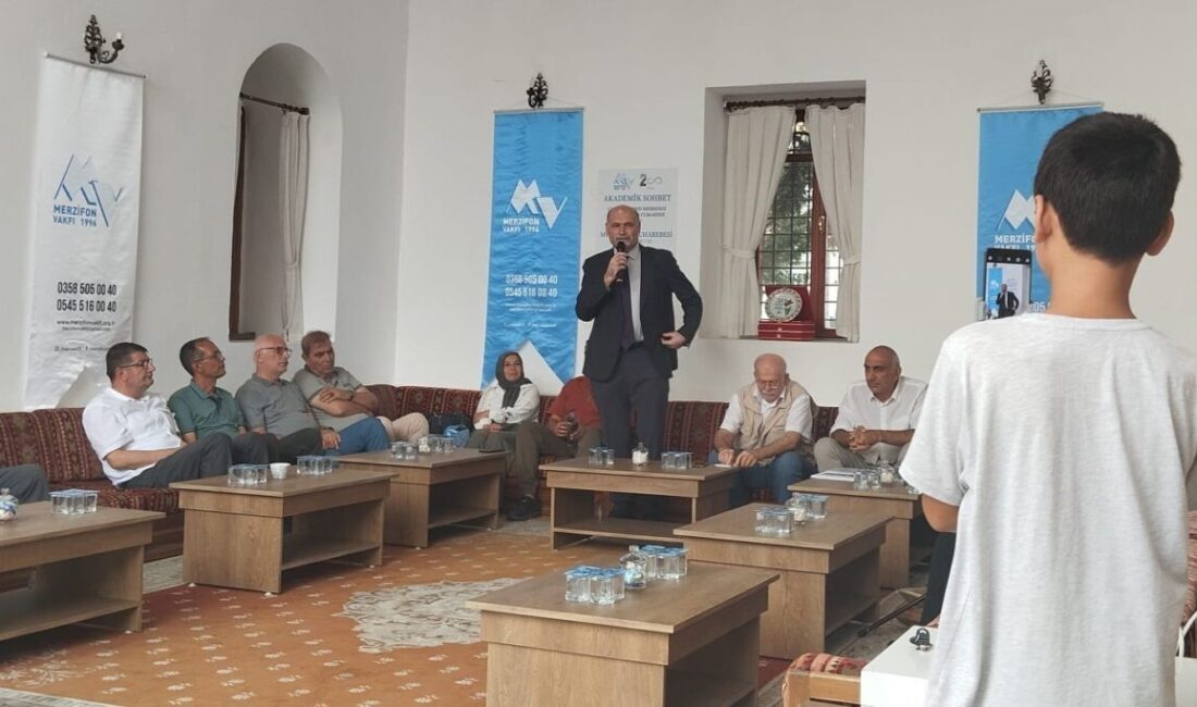 Merzifon Vakfı’nın düzenlediği “Akademik sohbet” programında Haçlı Seferleri’nin seyri açısından