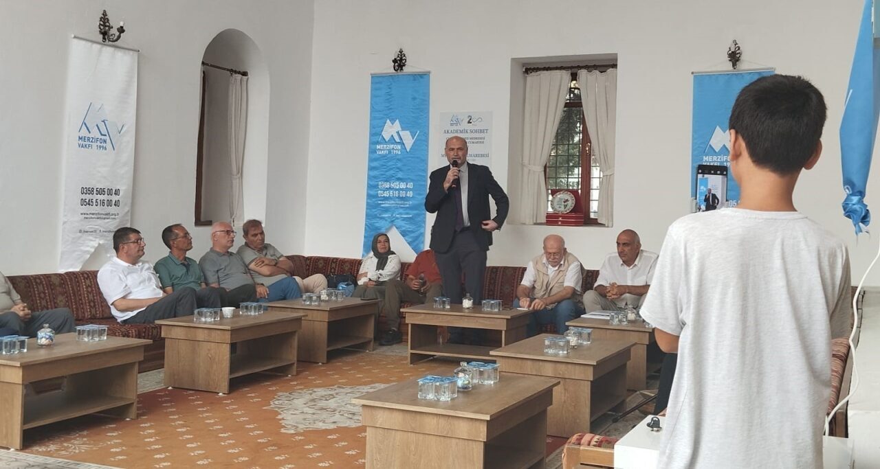 Merzifon Vakfı’nın düzenlediği “Akademik sohbet” programında Haçlı Seferleri’nin seyri açısından
