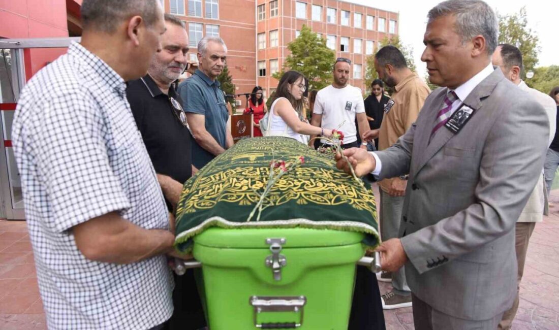 Anadolu Üniversitesi İletişim Bilimleri Fakültesi (İBF) emekli öğretim üyesi ve