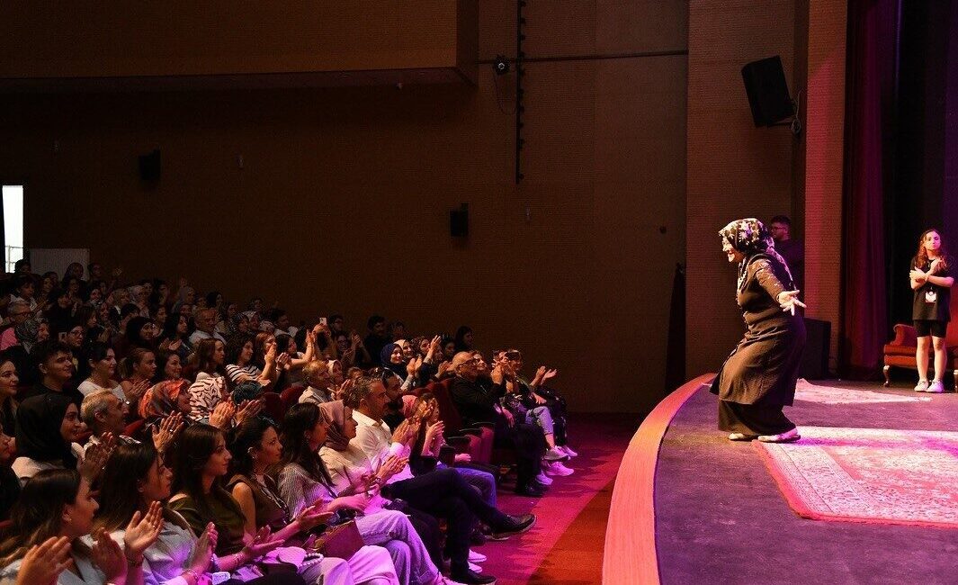Pursaklar Belediyesi tarafından düzenlenen 2’nci tiyatro günleri PYM Tiyatro Atölyesi