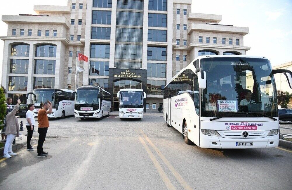 Pursaklar Belediyesi tarafından kadınlara yönelik düzenlenen kültür gezilerinde ilk kafile