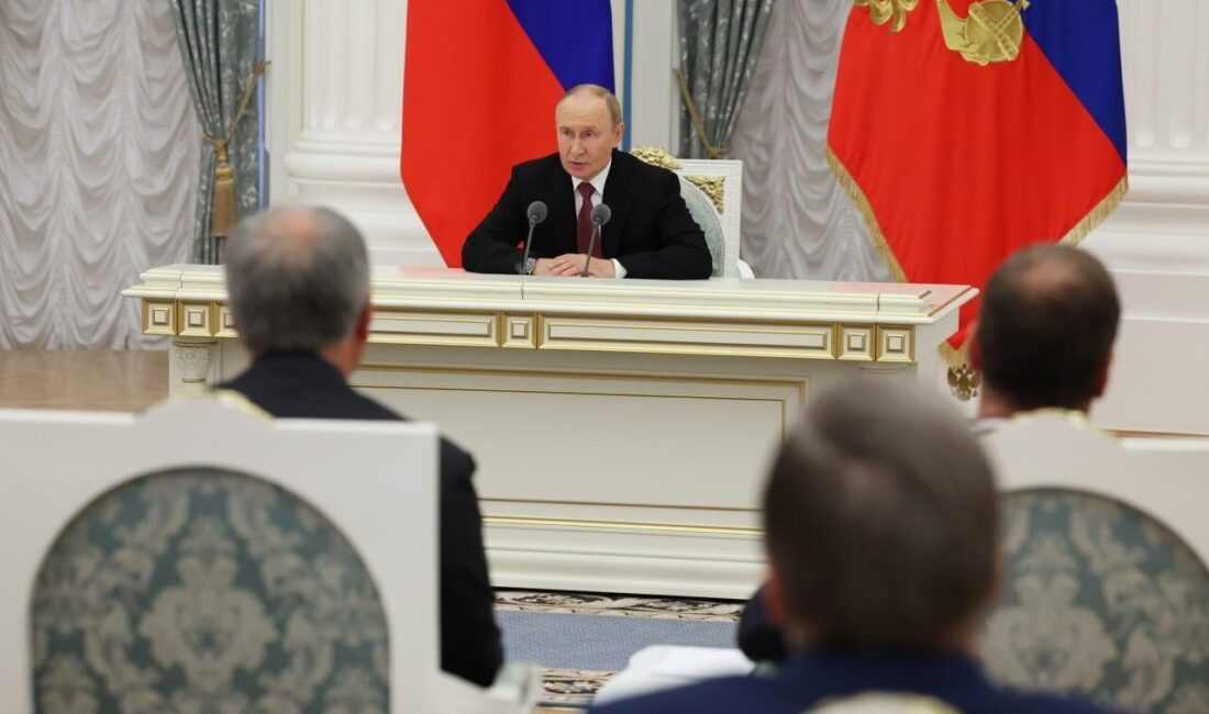 Rusya Devlet Başkanı Vladimir Putin, ABD Başkanı Donald Trump ile