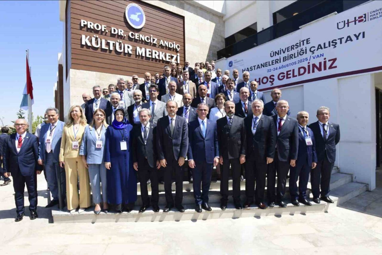 Manisa Celal Bayar Üniversitesi Rektörü Prof. Dr. Rana Kibar ve