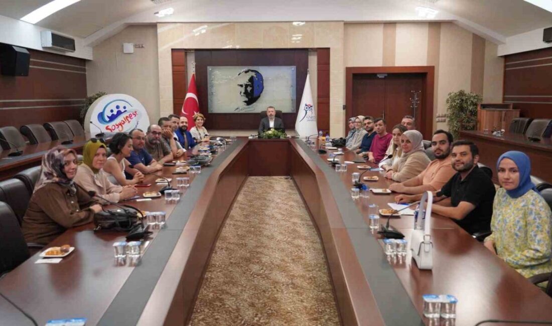 Karabük Üniversitesi(KBÜ) Rektörü Prof. Dr. Fatih Kırışık, Karabük’te görev yapan