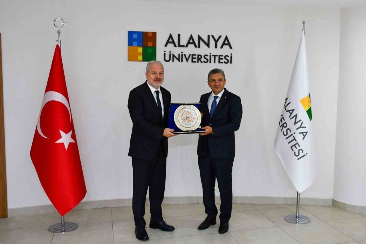 Antalya Valisi Hulusi Şahin, Alanya Üniversitesi Rektörü Prof. Dr. Turan
