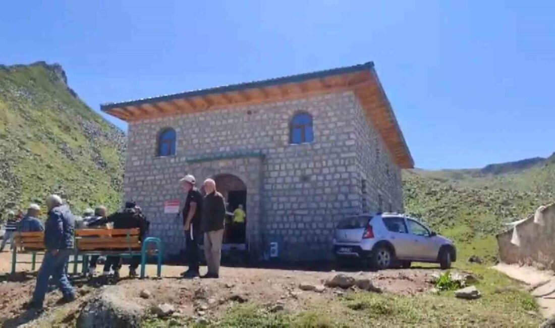 Rize’de Koçdüzü Yaylası’nda yapımı tamamlanan cami ibadete açıldı. Rize’nin Çamlıhemşin