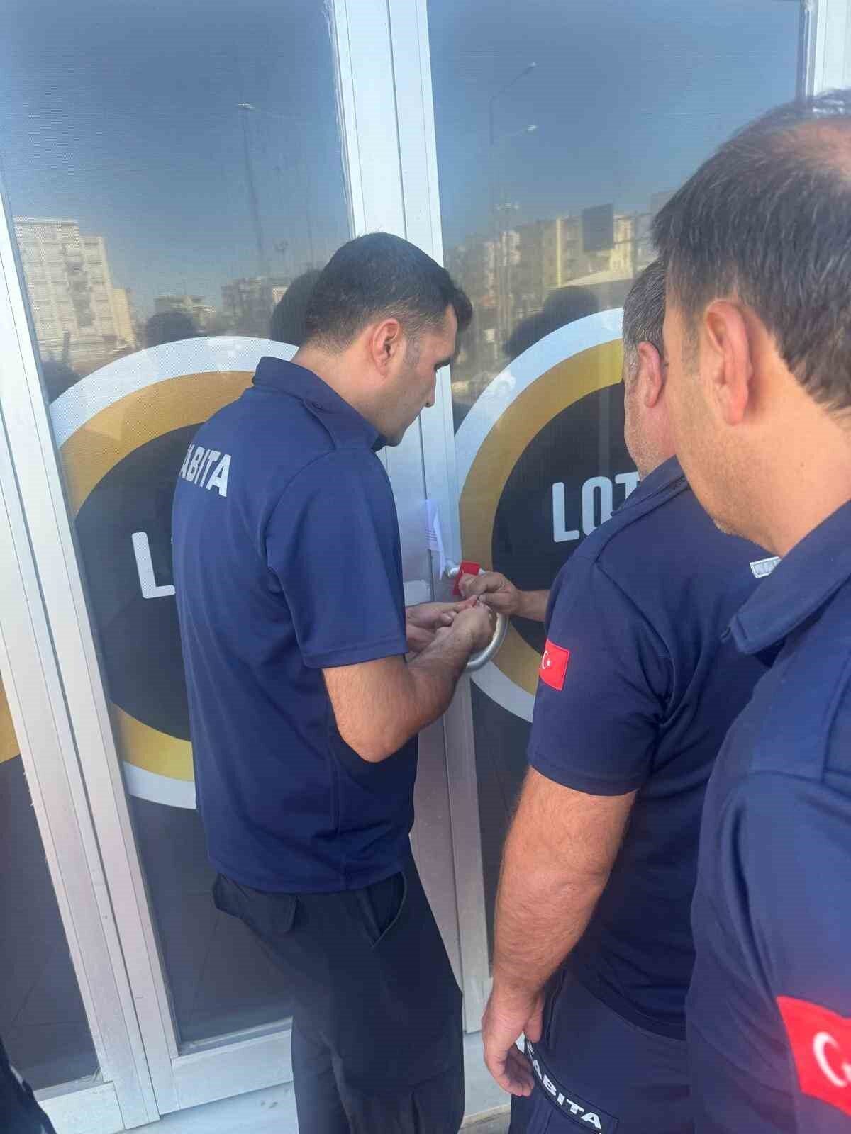 Adıyaman’ın Kahta ilçe Belediyesi Zabıta Müdürlüğü ekipleri, ruhsatsız faaliyet gösteren