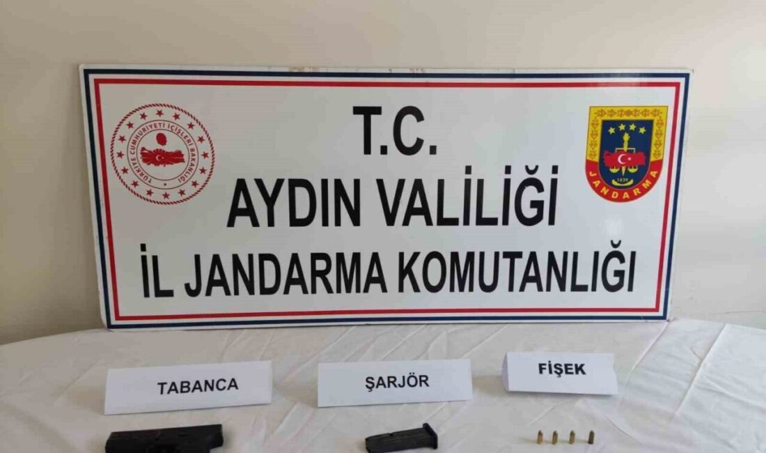 Aydın’da jandarma ekiplerince yapılan çalışmada ruhsatsız silah taşıyan 4 şüpheli